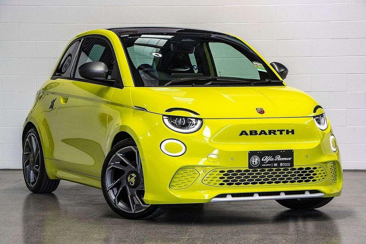2023 Abarth 500e Turismo