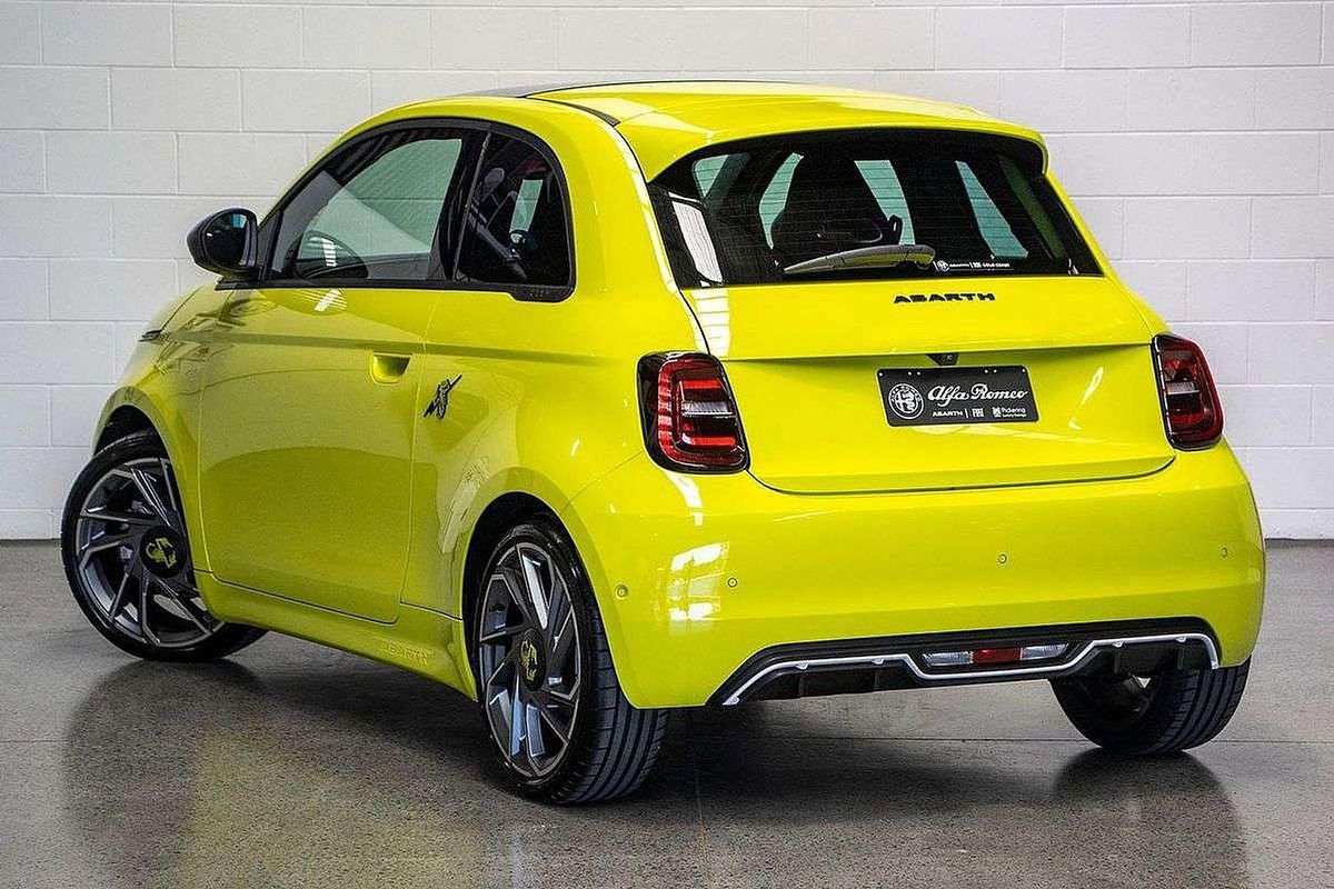 2023 Abarth 500e Turismo