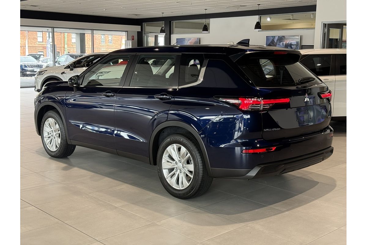 2025 Mitsubishi ZM Outlander ES 2.5L CVT 2WD 7ST 2025 Mitsubishi ZM Outlander ES 2.5L CVT 2WD 7ST