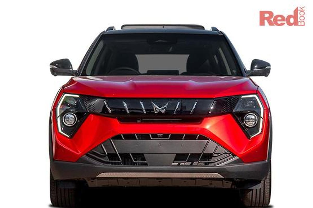 2025 Mahindra XUV3XO AX7L