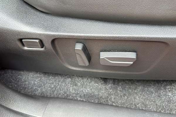 2023 Isuzu D-MAX X-TERRAIN 4X4 thumb-19