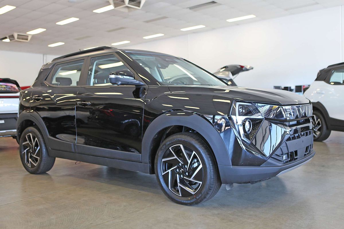 2025 Mahindra XUV3XO AX7L