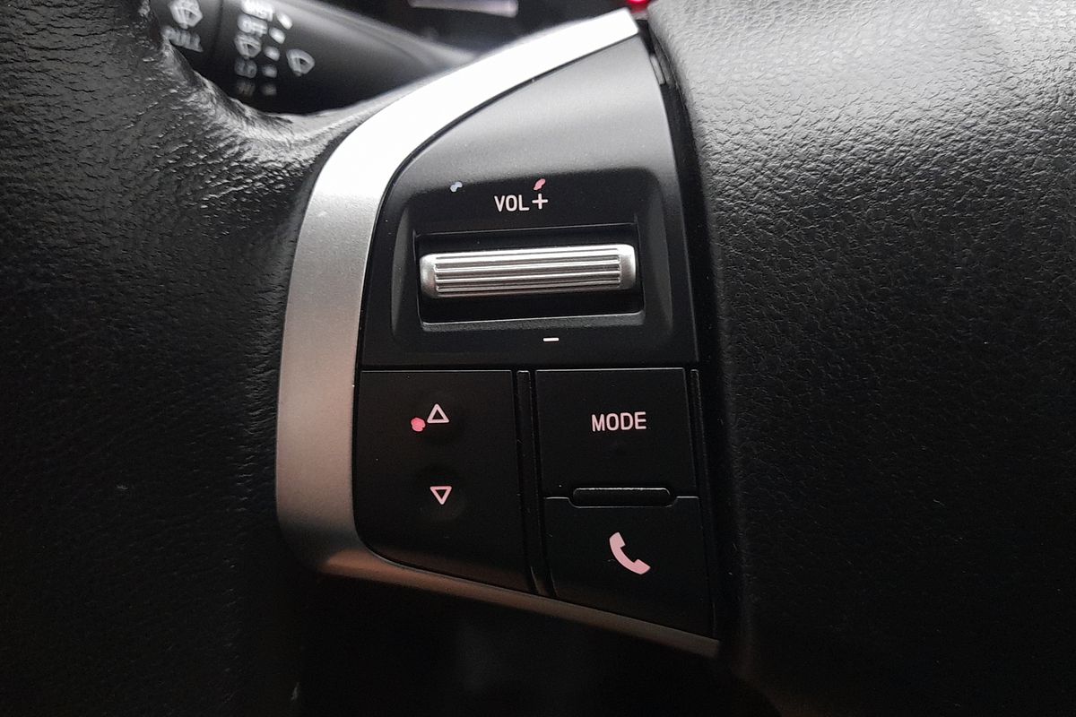 2019 Isuzu D-MAX SX High Ride Rear Wheel Drive