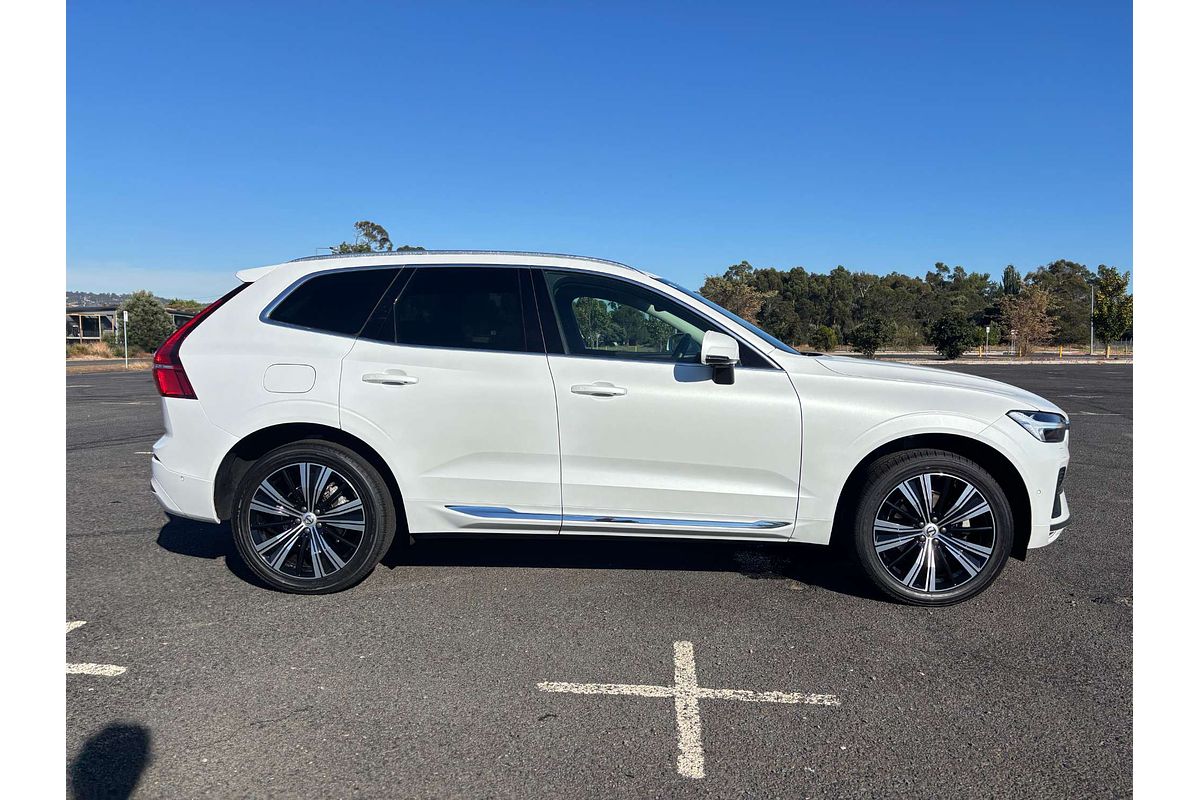 2023 Volvo XC60 Ultimate B5 Bright