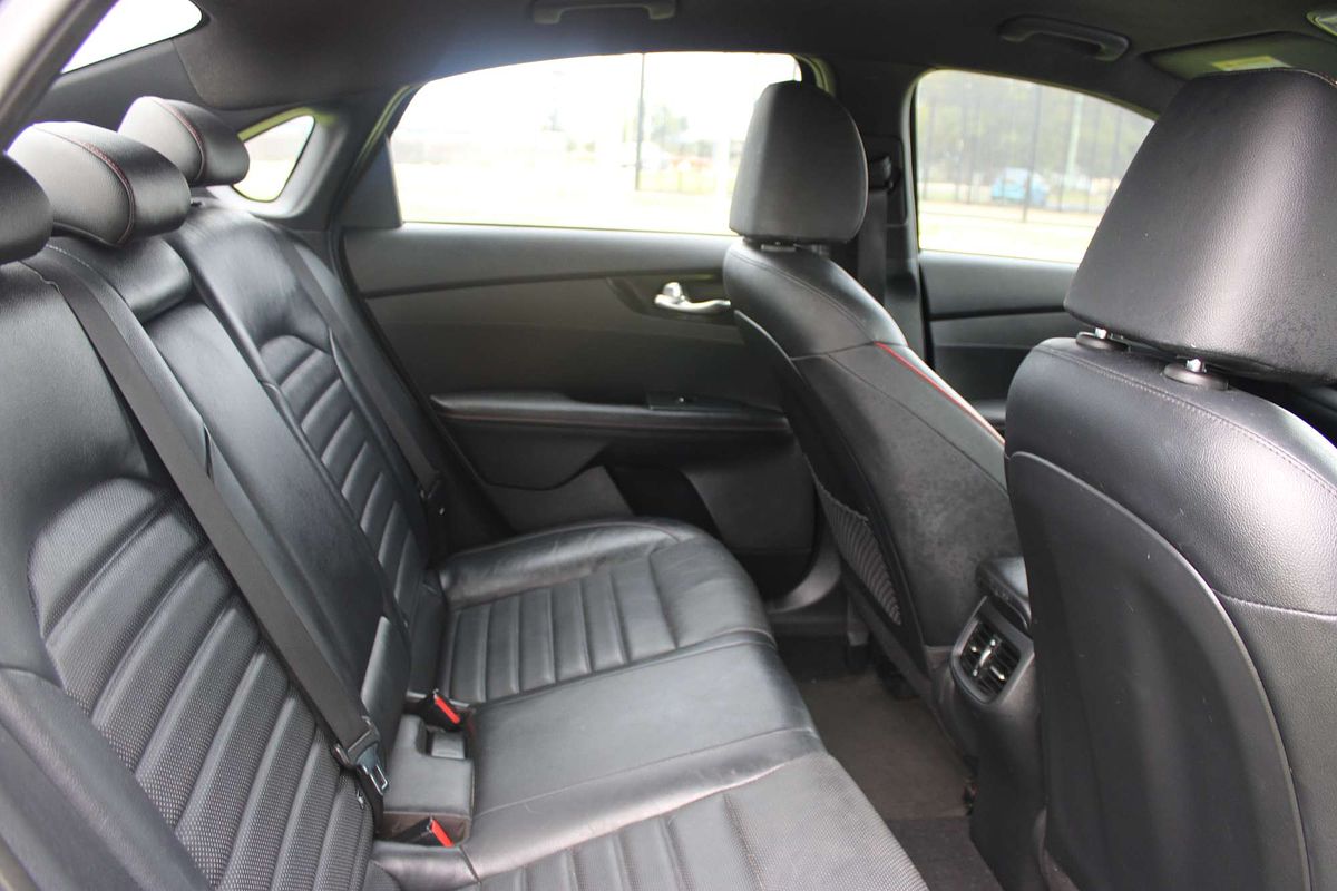 2019 KIA CERATO GT SAFETY PACK 7 SP AUTO DUAL CLUTCH 4D SEDAN T4