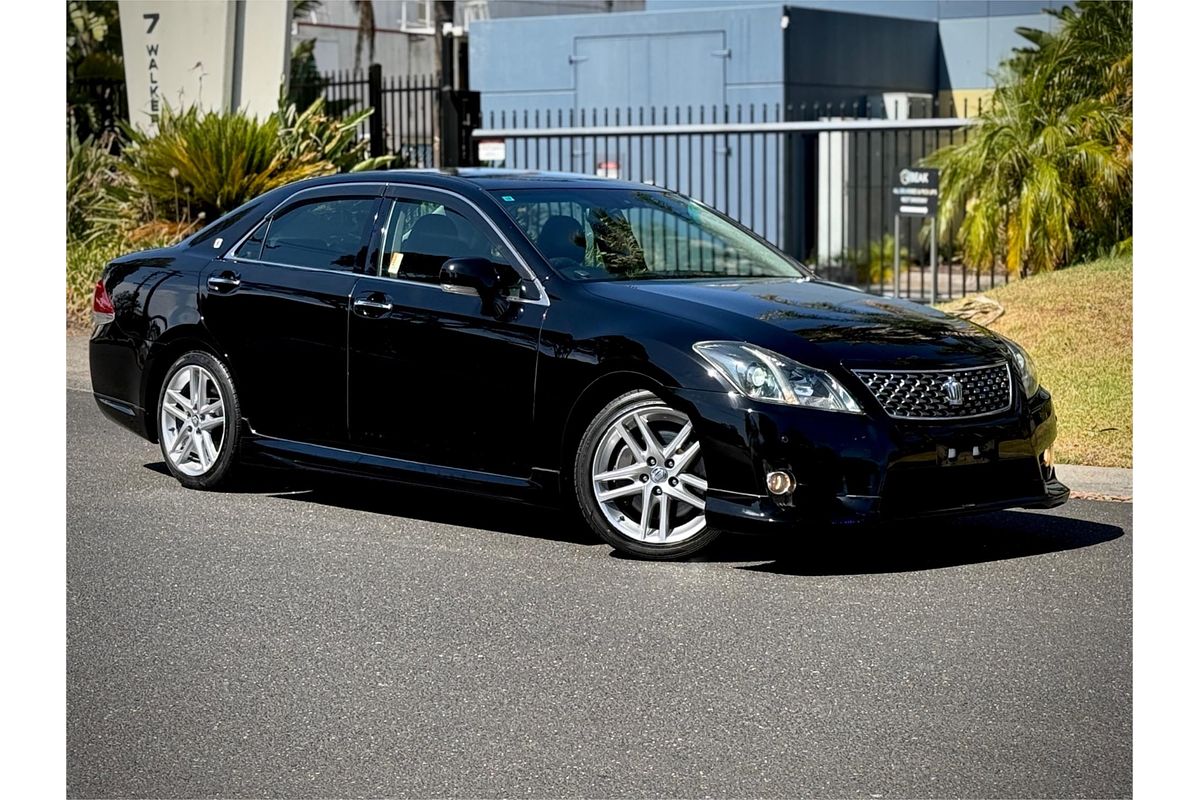 2011 Toyota Crown Athlete GRS204