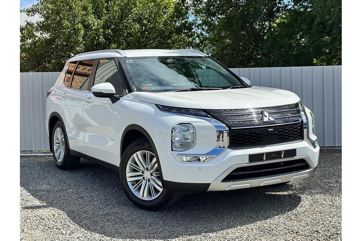 2022 Mitsubishi Outlander LS ZM