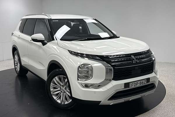 2024 Mitsubishi Outlander LS ZM