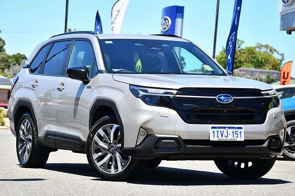 2025 Subaru Forester Hybrid Touring S6