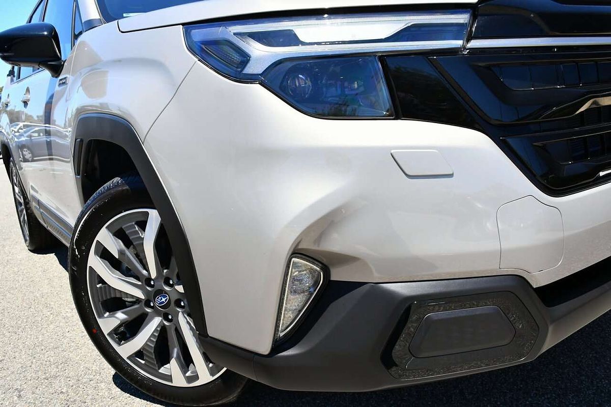 2025 Subaru Forester Hybrid Touring S6
