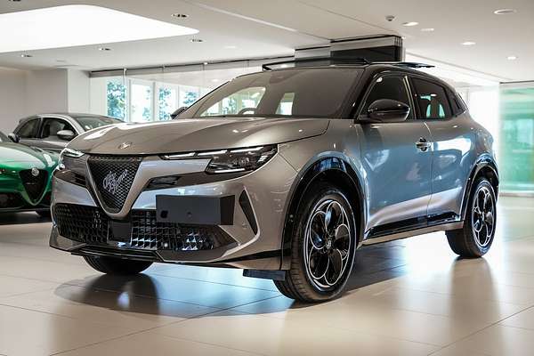 2025 Alfa Romeo Junior Ibrida Series 0