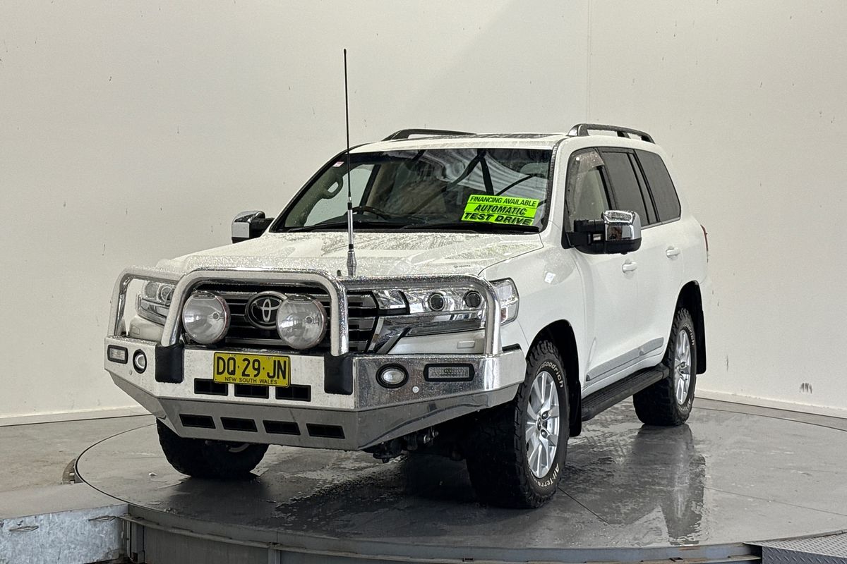 2017 Toyota Landcruiser Sahara VDJ200R