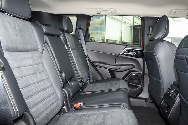 2025 Mitsubishi Outlander Aspire ZM thumb-8