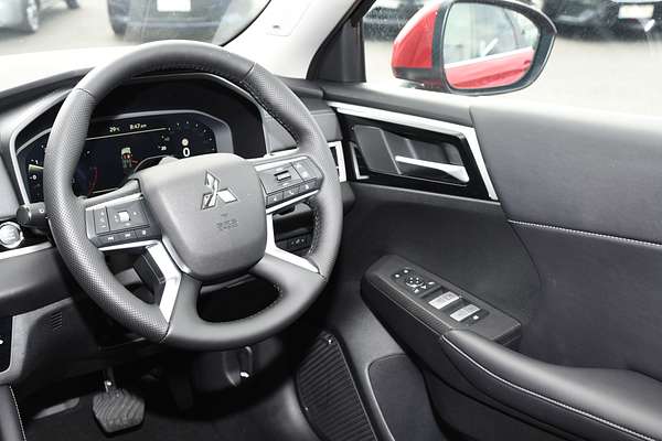 2025 Mitsubishi Outlander Aspire ZM thumb-17