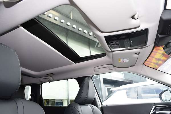 2025 Mitsubishi Outlander Exceed ZM thumb-14