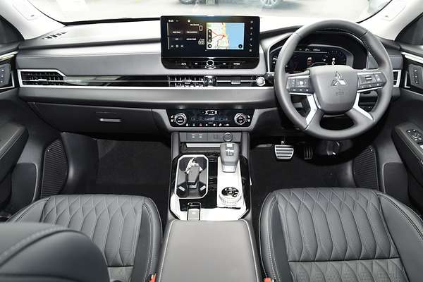 2025 Mitsubishi Outlander Exceed ZM thumb-16