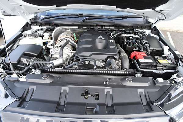 2025 Mitsubishi Triton GLS MV 4X4 thumb-7