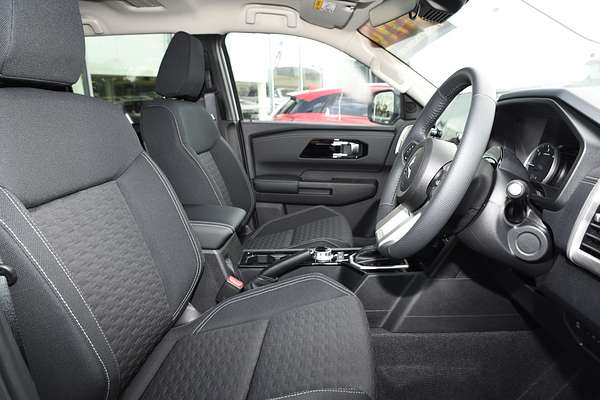 2025 Mitsubishi Triton GLS MV 4X4 thumb-9
