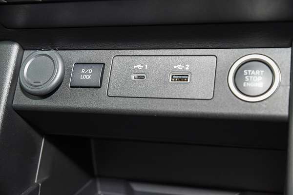 2025 Mitsubishi Triton GLS MV 4X4 thumb-13