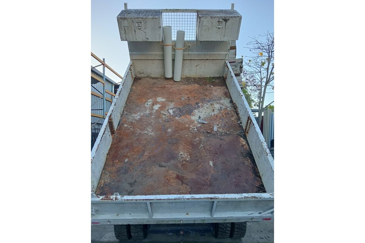 2000 Hino DUTRO 3 Medium 4x2