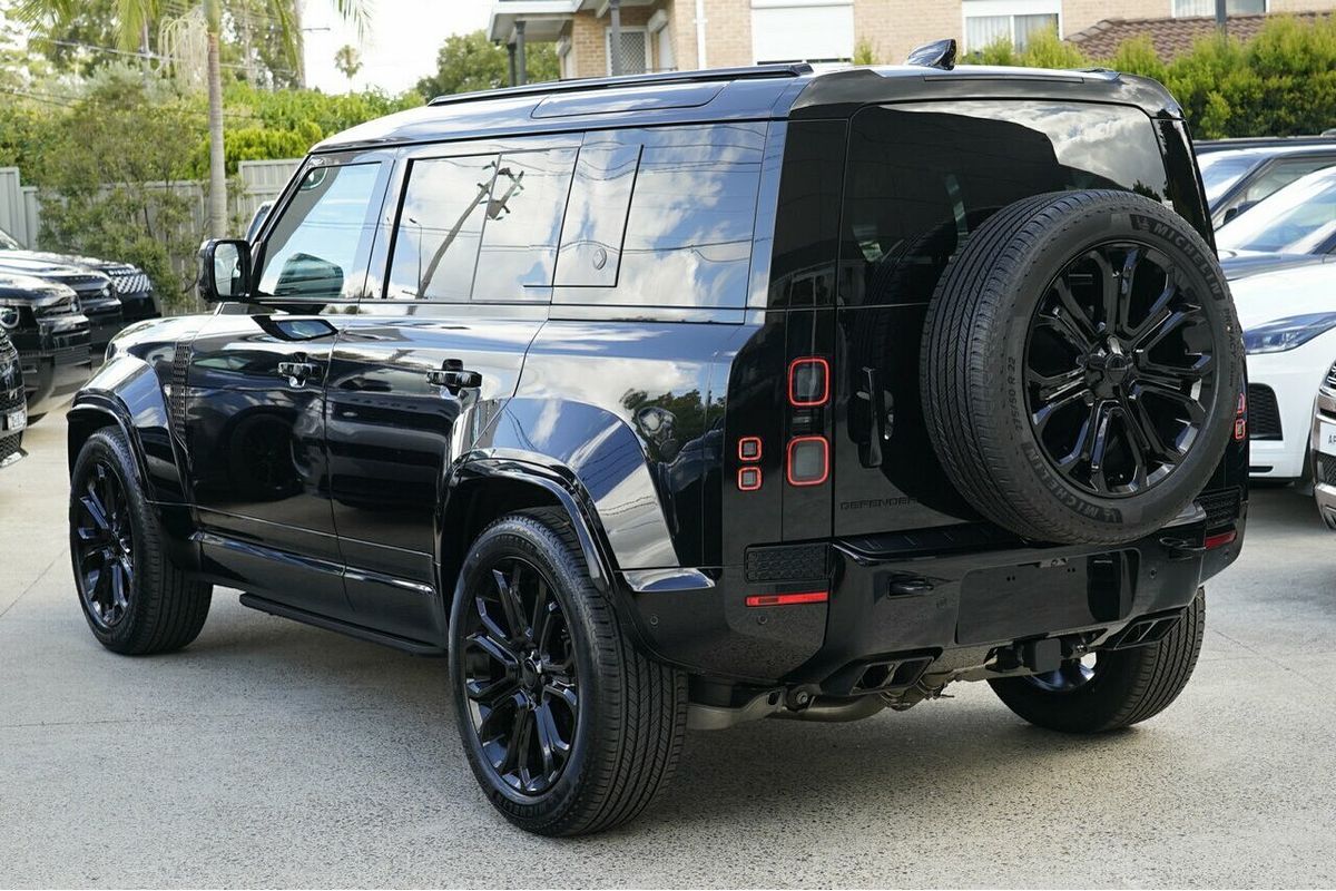2026 Land Rover Defender 110 P635 OCTA Black L663