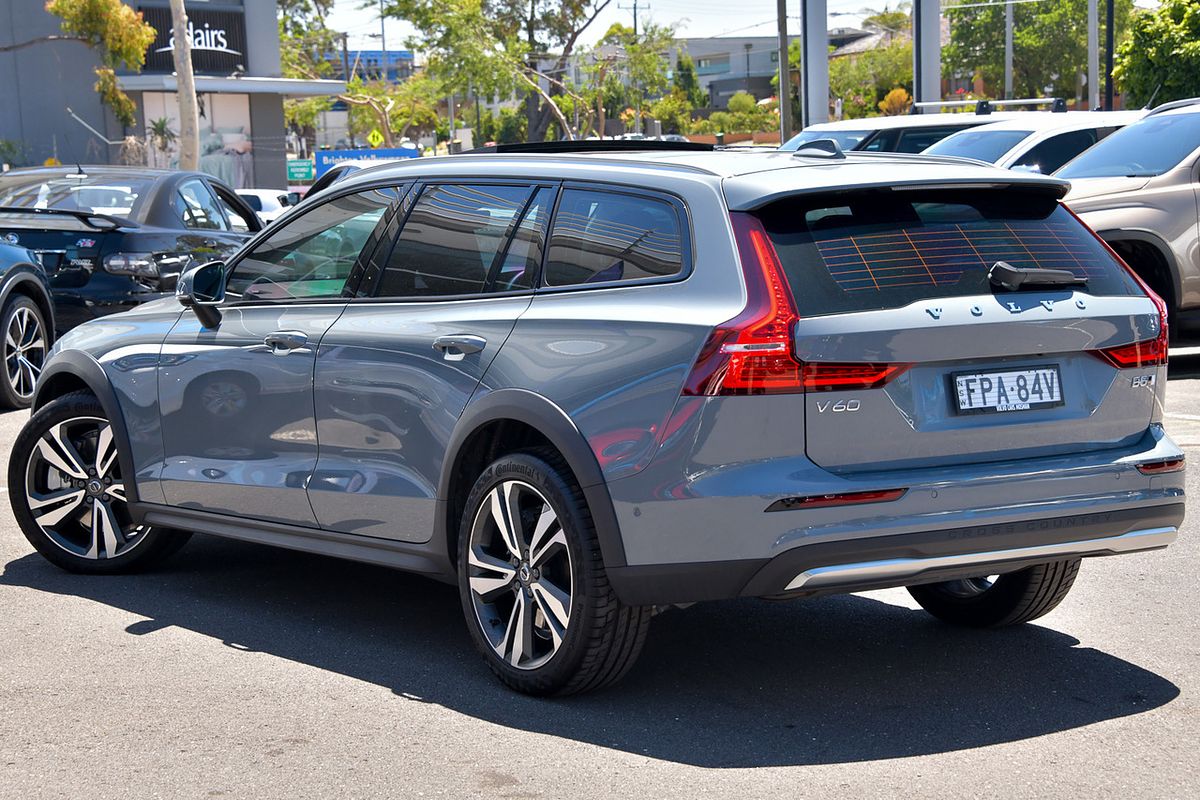 2024 Volvo V60 Cross Country Ultimate B5 Bright