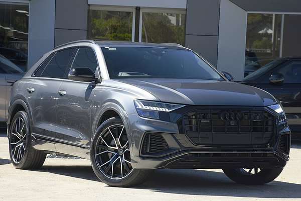 2022 Audi Q8 50 TDI S line F1