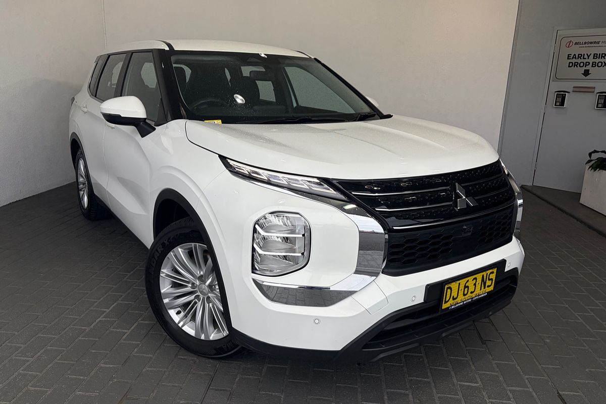 2023 Mitsubishi Outlander ES ZM