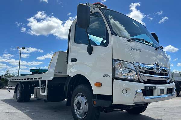 2024 Hino 300 Series 921