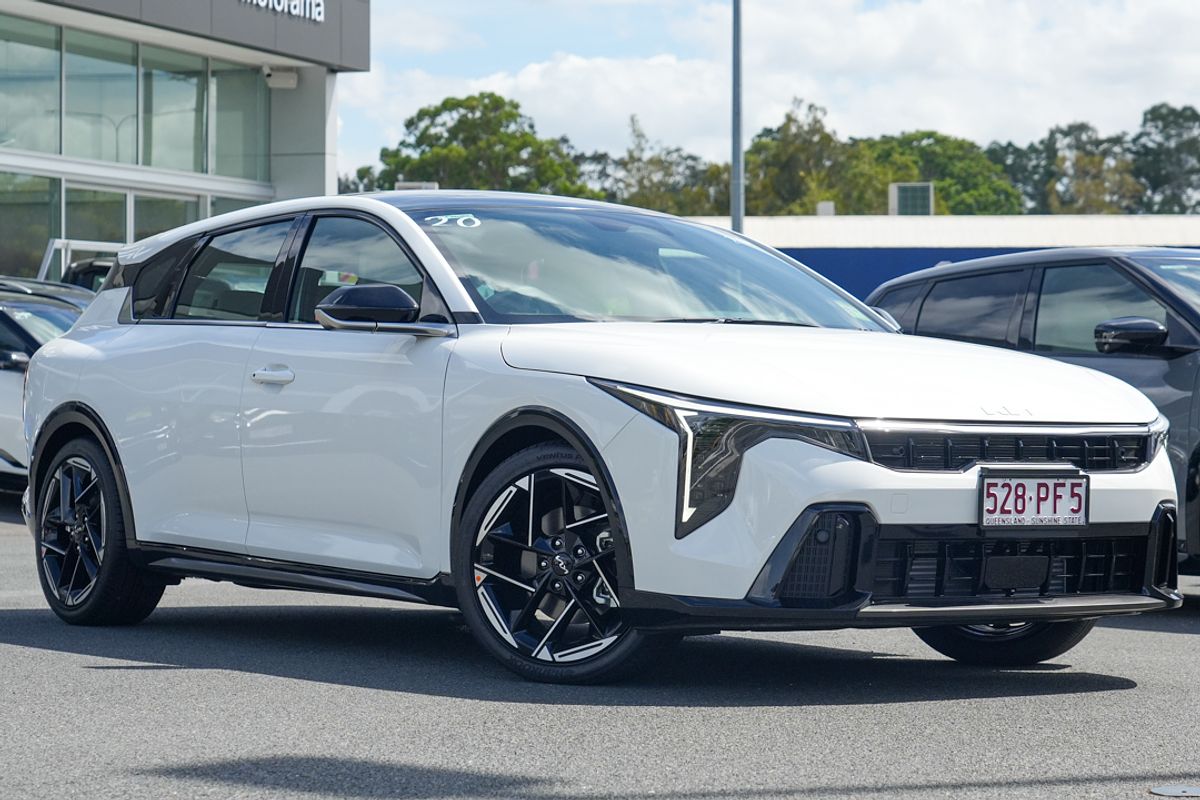 2025 Kia K4 GT-Line CL4m