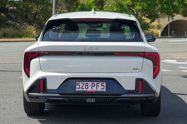 2025 Kia K4 GT-Line CL4m thumb-6