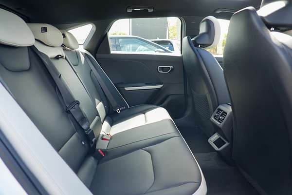 2025 Kia K4 GT-Line CL4m thumb-8