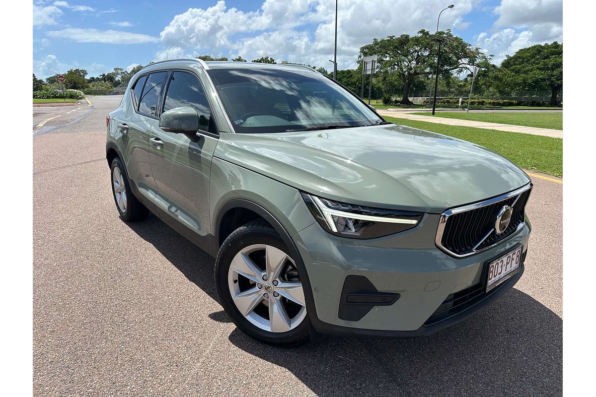 2022 Volvo XC40 Ultimate B4 Bright