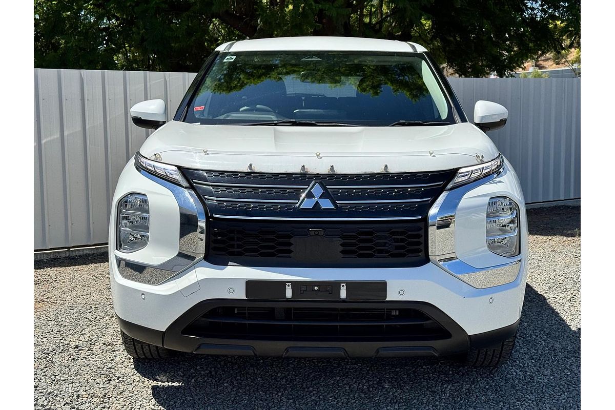 2022 Mitsubishi Outlander ES ZM