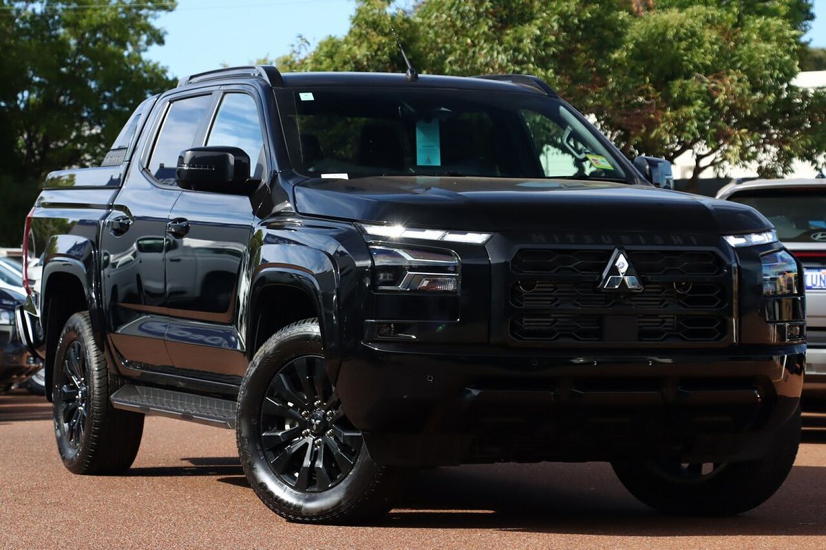 2025 Mitsubishi Triton GSR MV 4X4