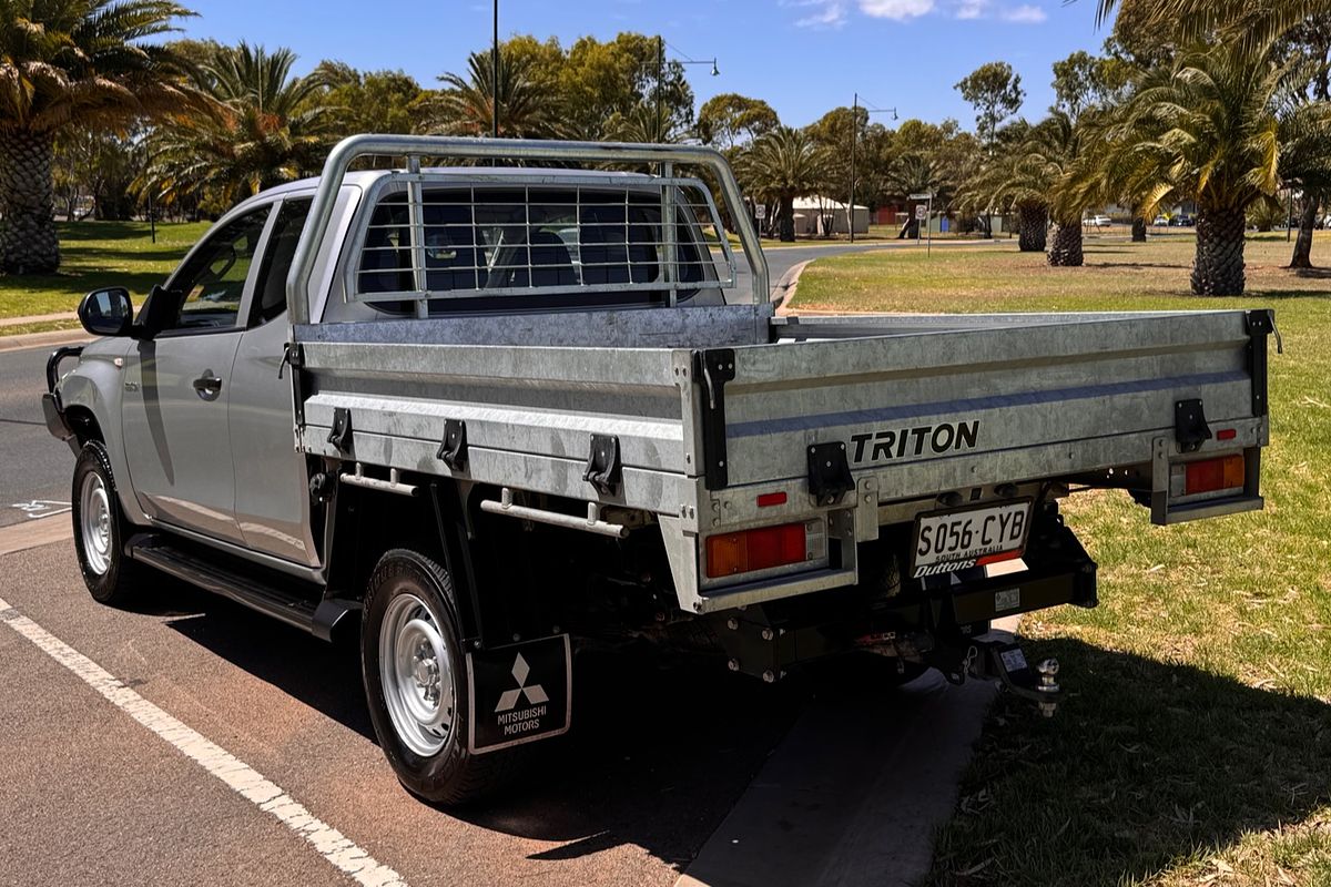 2023 Mitsubishi Triton GLX MR 4X4