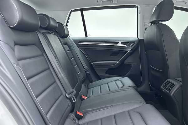 2020 Volkswagen Golf 110TSI Highline 7.5 thumb-11