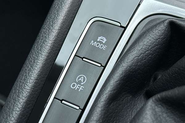 2020 Volkswagen Golf 110TSI Highline 7.5 thumb-15