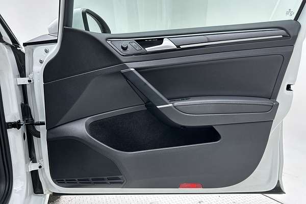 2020 Volkswagen Golf 110TSI Highline 7.5 thumb-18