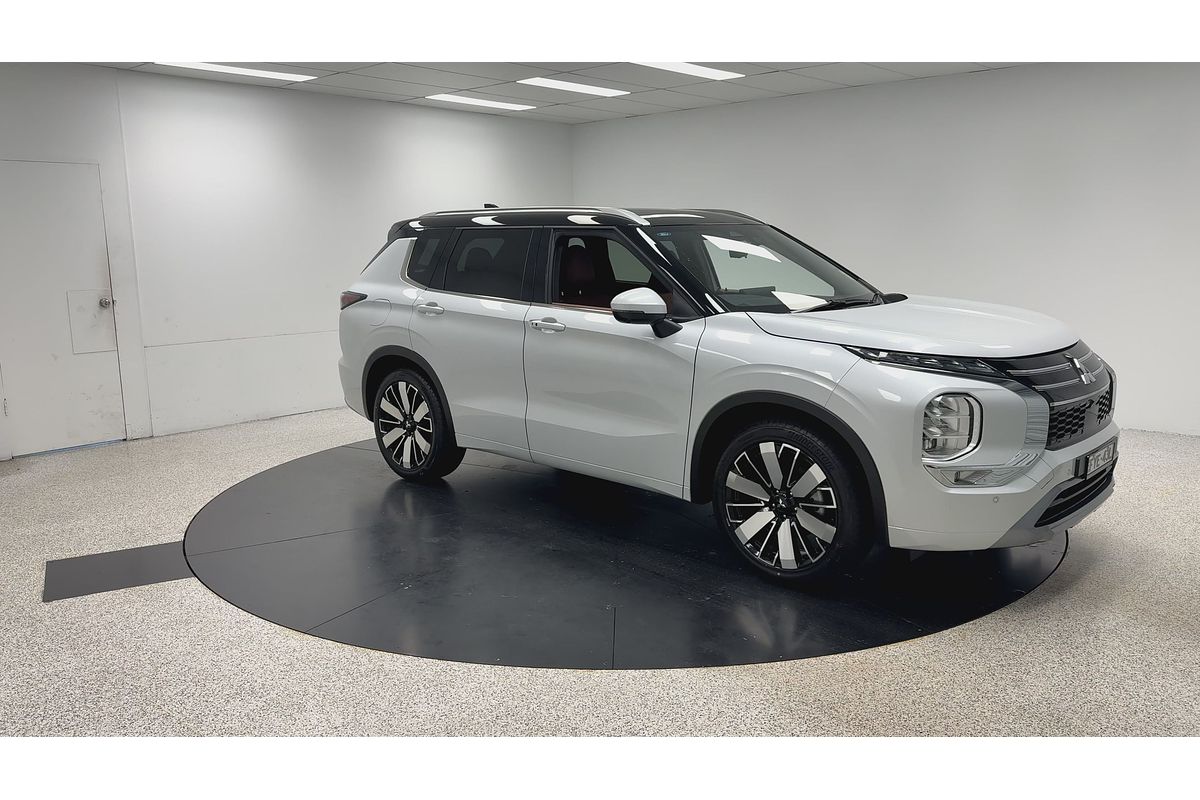 2025 Mitsubishi Outlander Exceed Tourer ZM