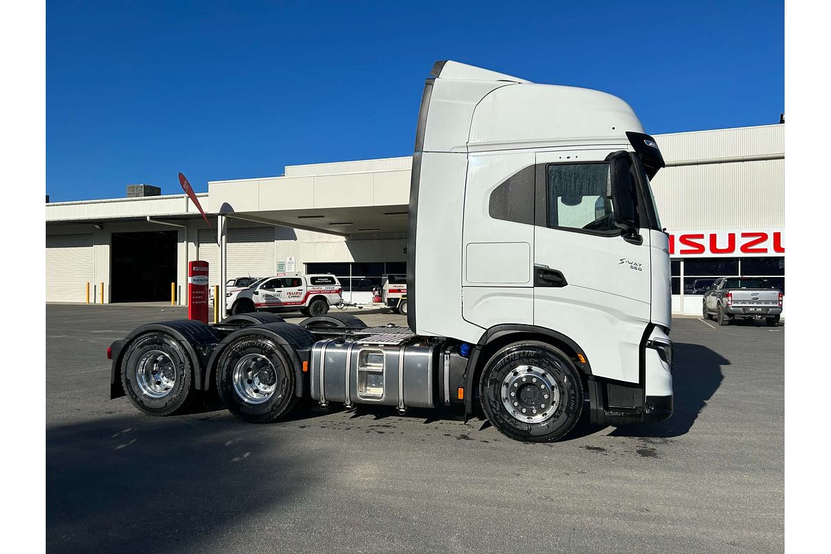 2024 Iveco S-Way AS700