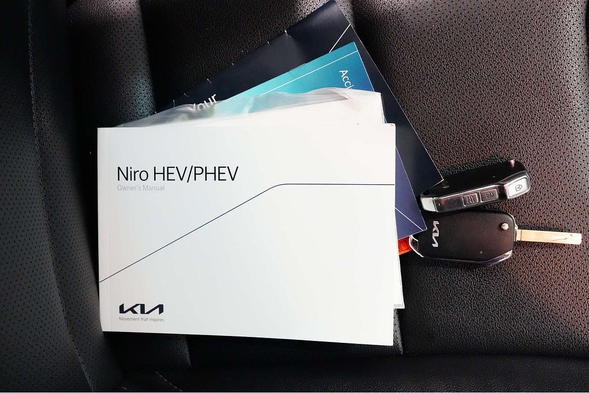 2021 Kia Niro Hybrid Sport DE