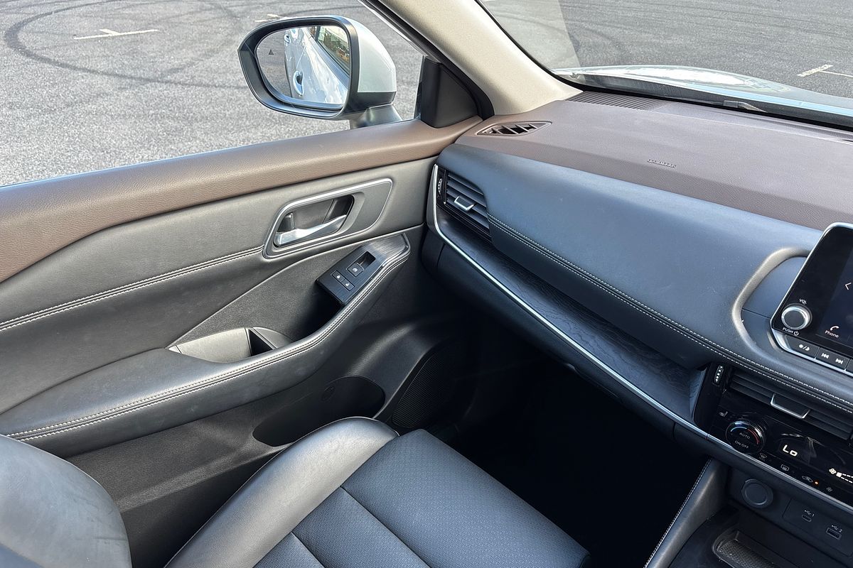 2023 Nissan X-TRAIL ST-L T33