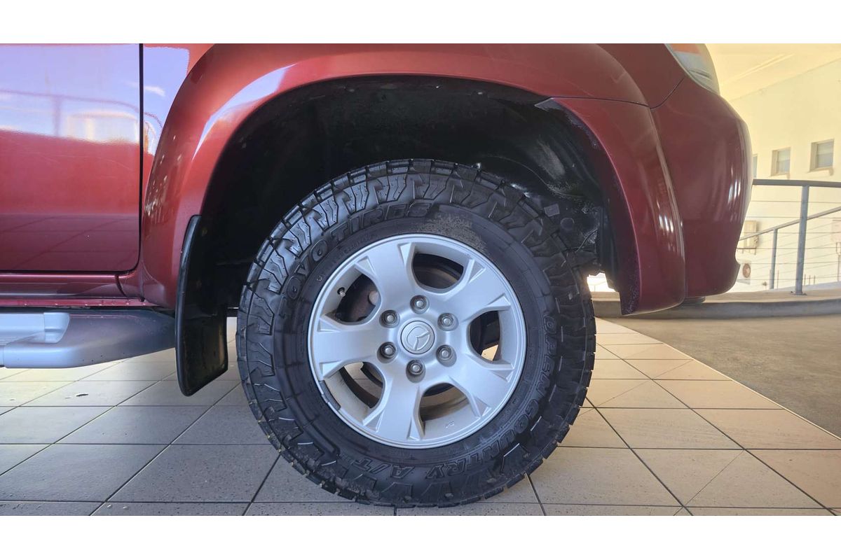 BT-50 09 UPGRADE BOSS B3000 SDX (4x4) 3.0L DT4 DIESEL TURBO F/INJ 5 SP MANUAL DUAL CAB P/UP 