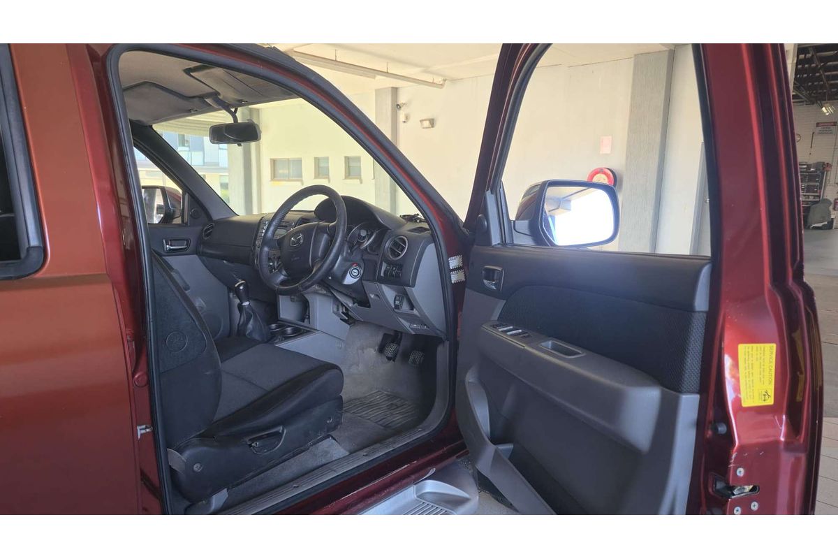 BT-50 09 UPGRADE BOSS B3000 SDX (4x4) 3.0L DT4 DIESEL TURBO F/INJ 5 SP MANUAL DUAL CAB P/UP 