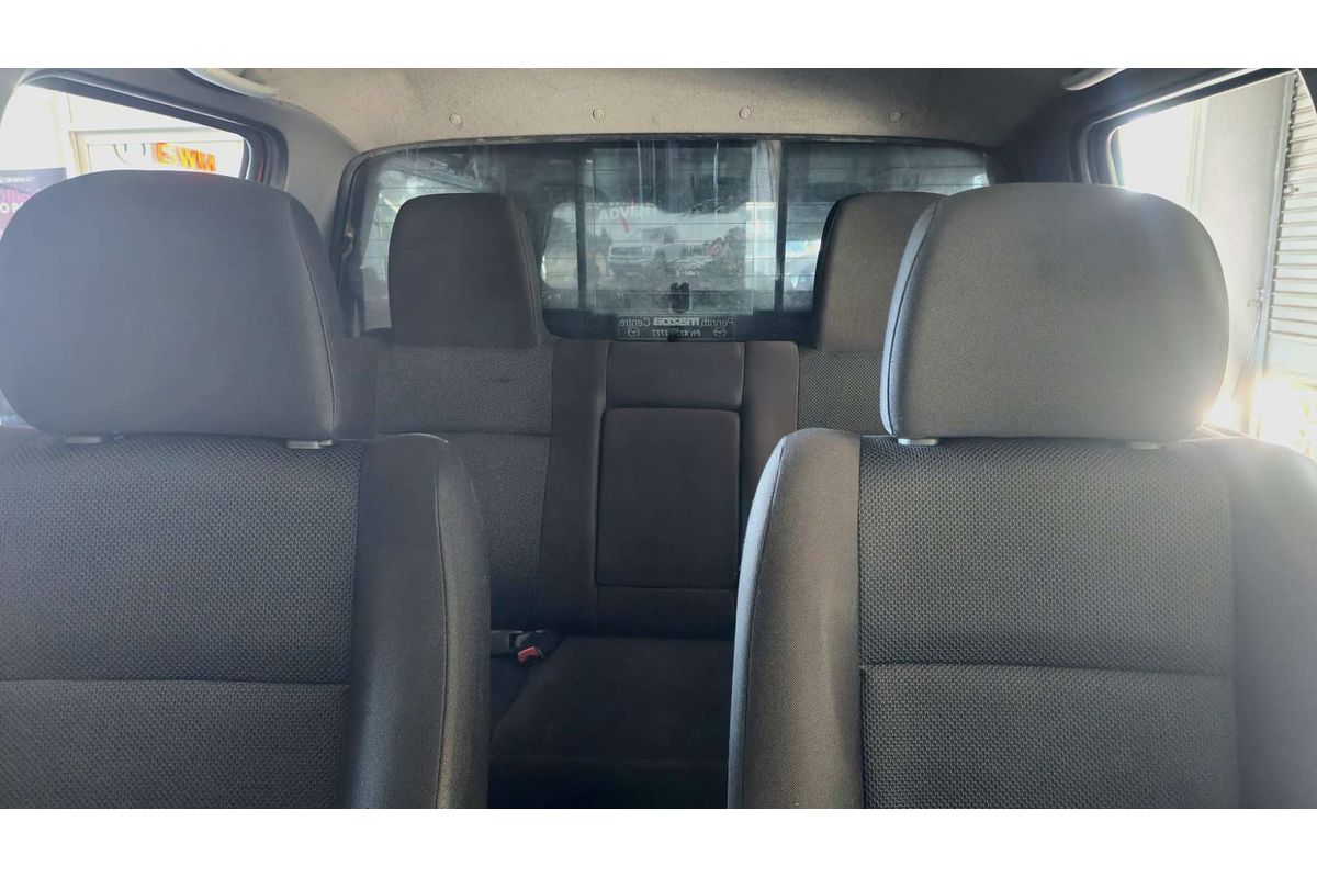 BT-50 09 UPGRADE BOSS B3000 SDX (4x4) 3.0L DT4 DIESEL TURBO F/INJ 5 SP MANUAL DUAL CAB P/UP 