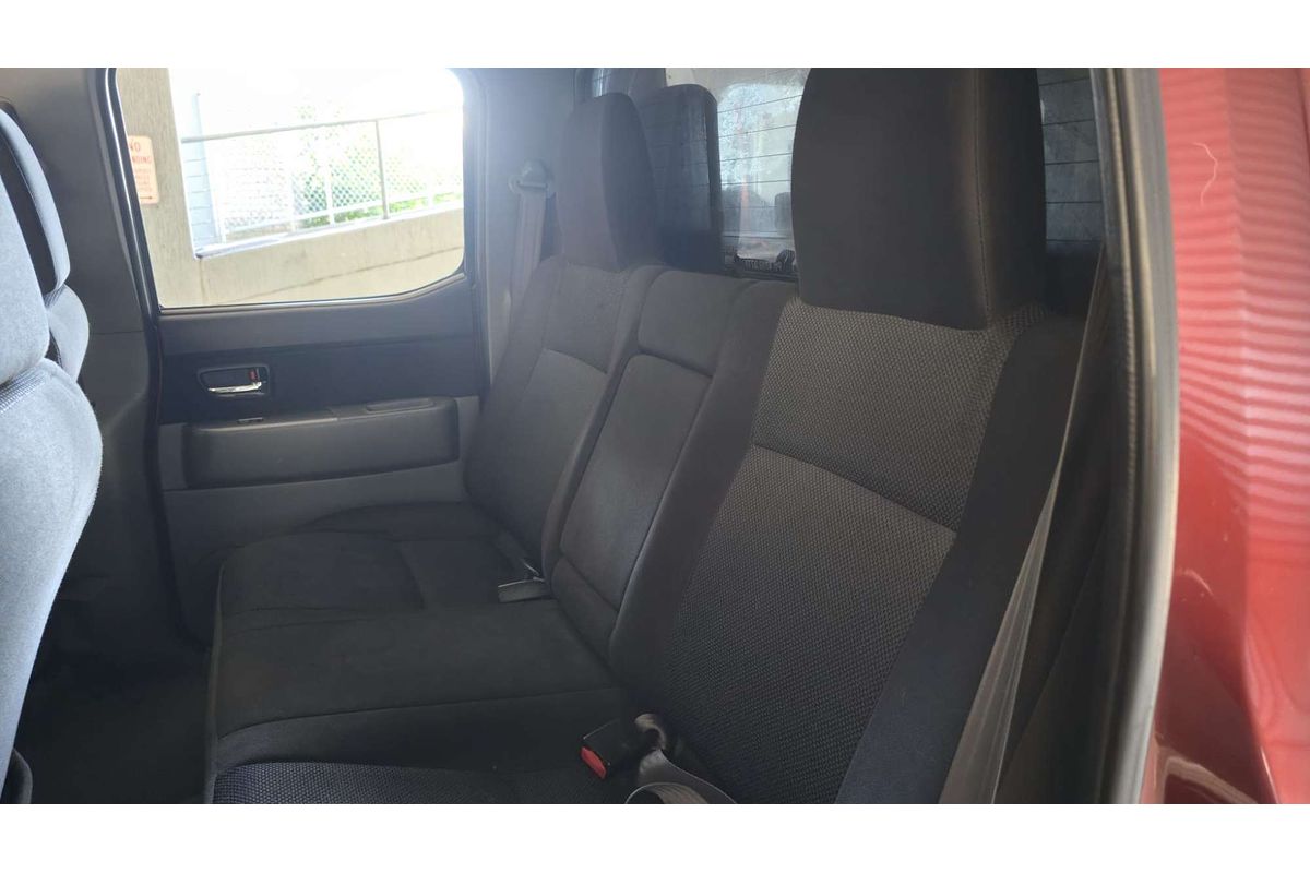 BT-50 09 UPGRADE BOSS B3000 SDX (4x4) 3.0L DT4 DIESEL TURBO F/INJ 5 SP MANUAL DUAL CAB P/UP 