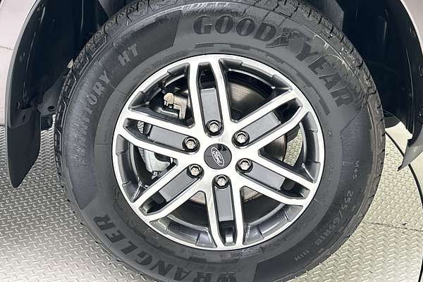 2025 Ford Everest Trend 2.0L thumb-9