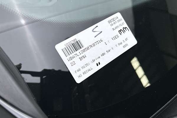 2022 BMW 1 Series M135i xDrive F40 thumb-23