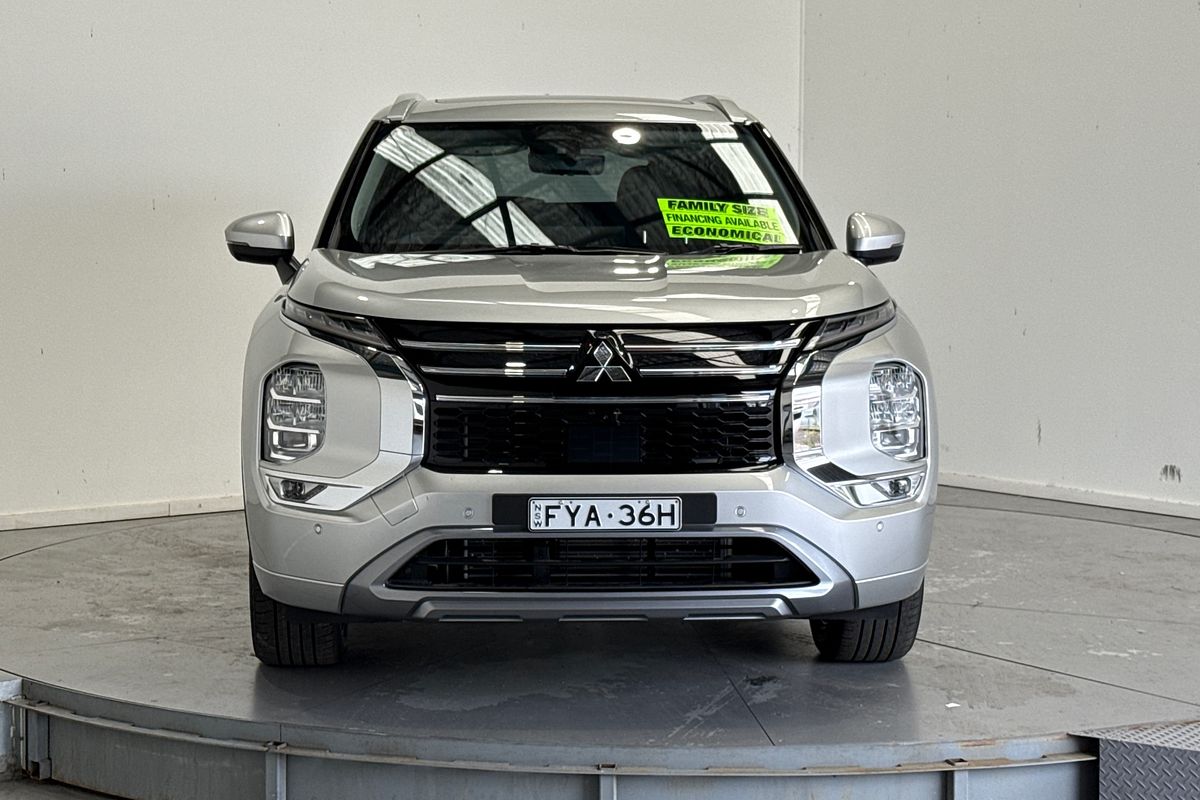 2025 Mitsubishi Outlander Exceed ZM